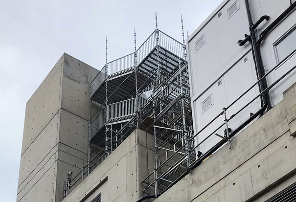 large scaffolding contractor